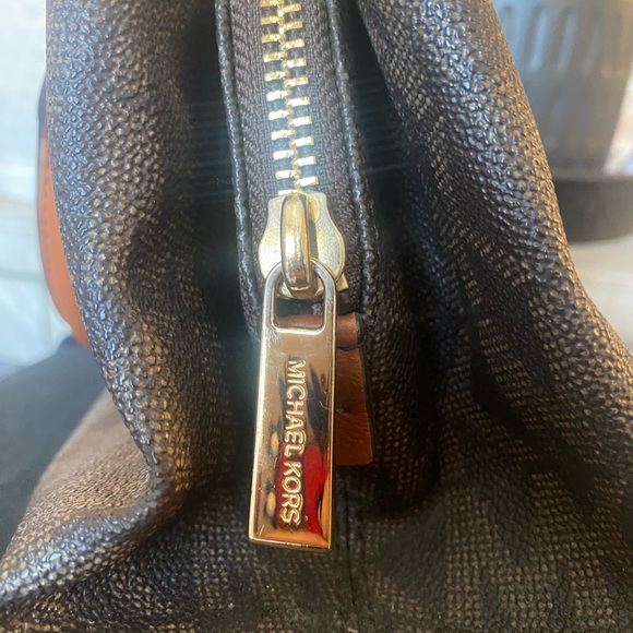 Michael Kors Signature Medium Tote - Picture 7 of 12